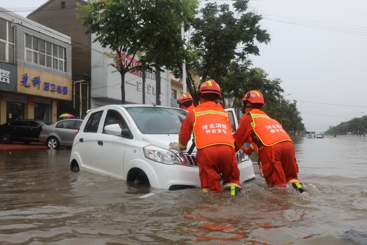 浙江宁波沙堰村600余人被洪水围困 消防紧急营救|消防员|营救|洪水_新浪新闻