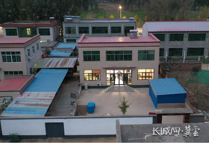 杨佩然家的二层楼房。长城网·冀云客户端记者 王日成 摄
