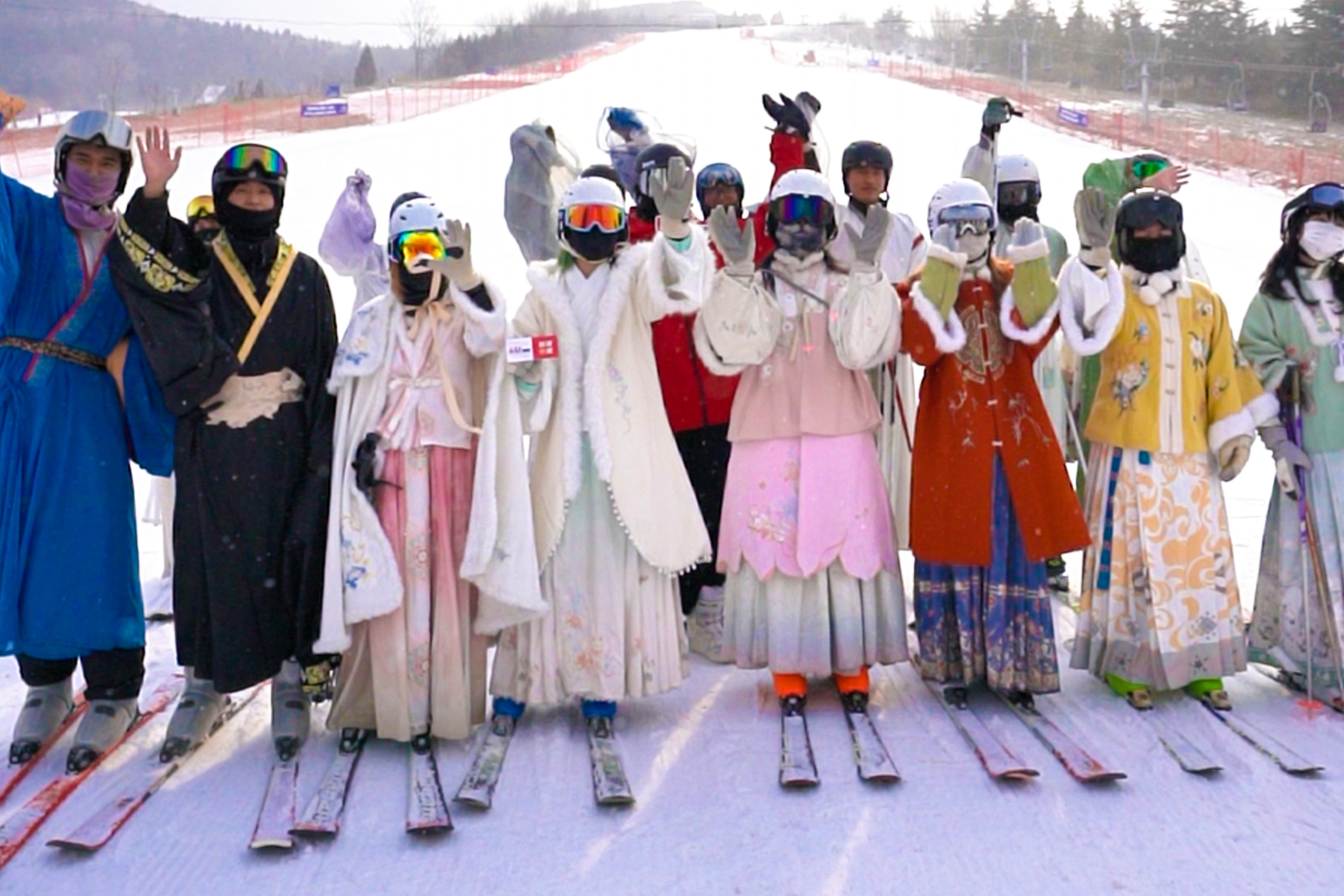 冬游河北戏冰雪，井陉这场国风滑雪太赞了！