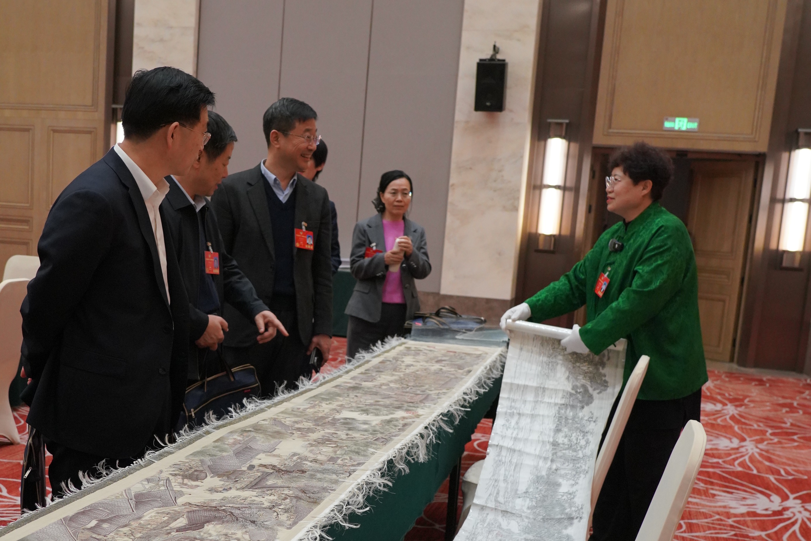 两会超有料丨什么图让委员们“哇”声一片