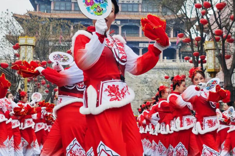 山河之间 红火过年 | 县区联动 · 蔚县：社火闹春 古堡沸腾