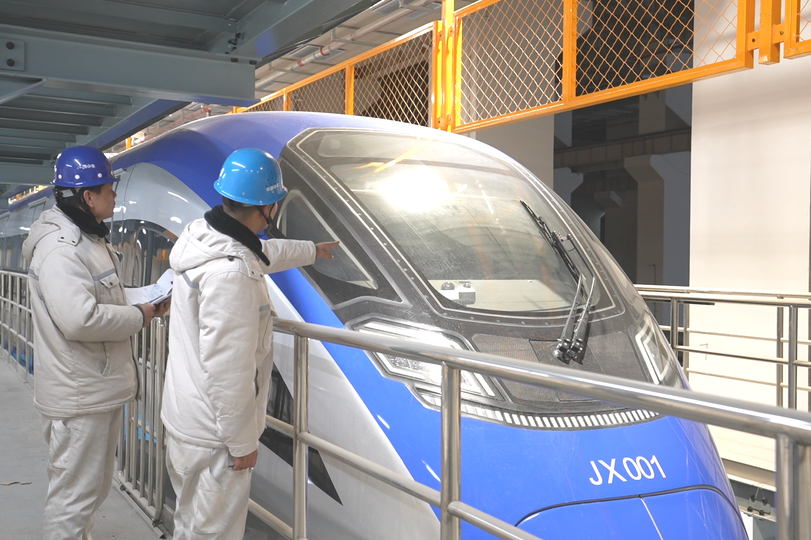 新春走基层 | 京雄快线上昼夜忙