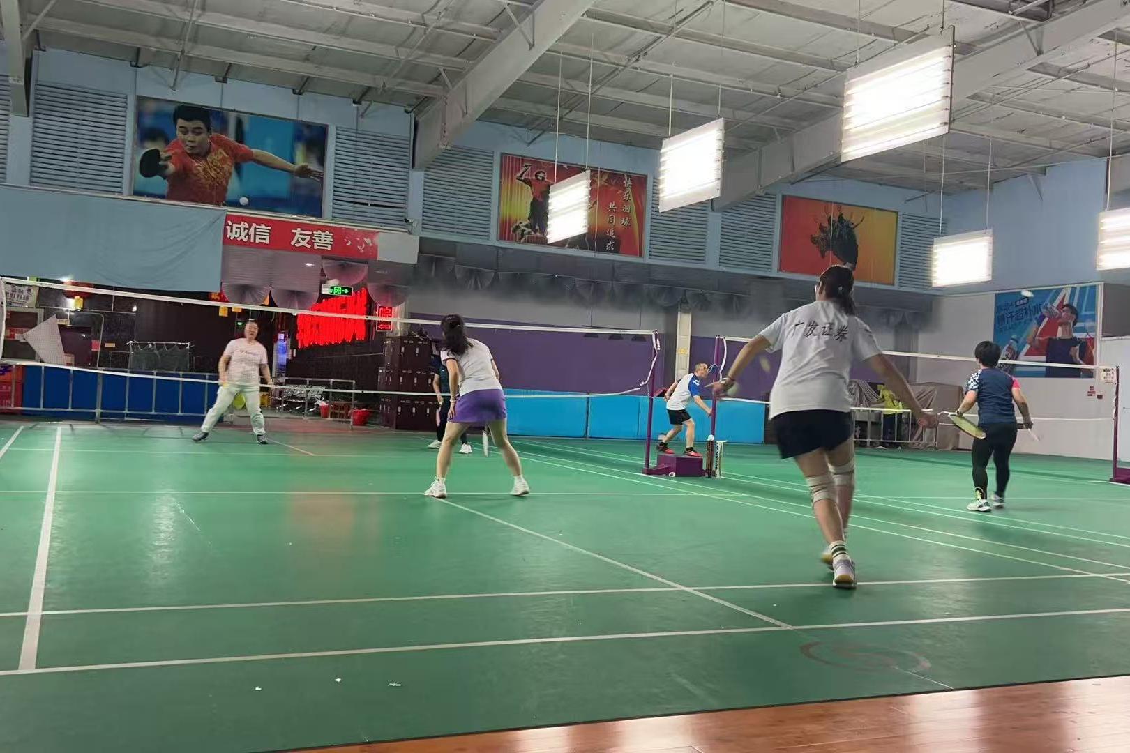 挥拍迎新春 健康过大年