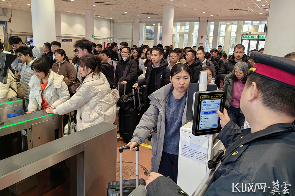 春节假期 衡水车务段发送旅客27.6万人次