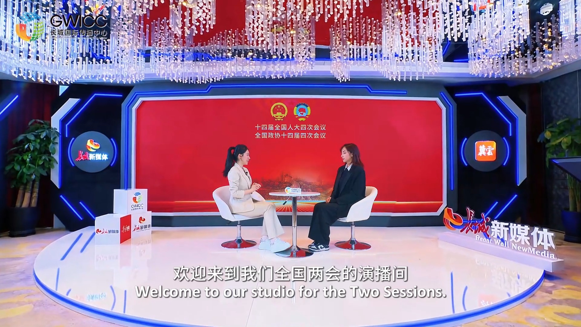 05后对话外籍记者｜“现在流行一种说法叫‘成为中国人’”