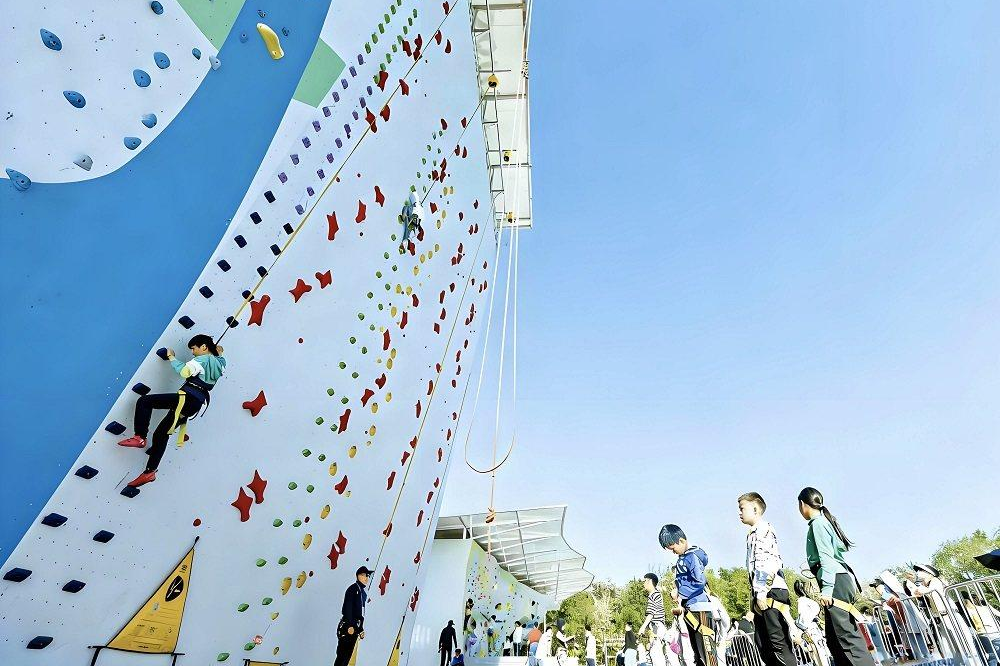 唐山：边缘公园变身活力乐园