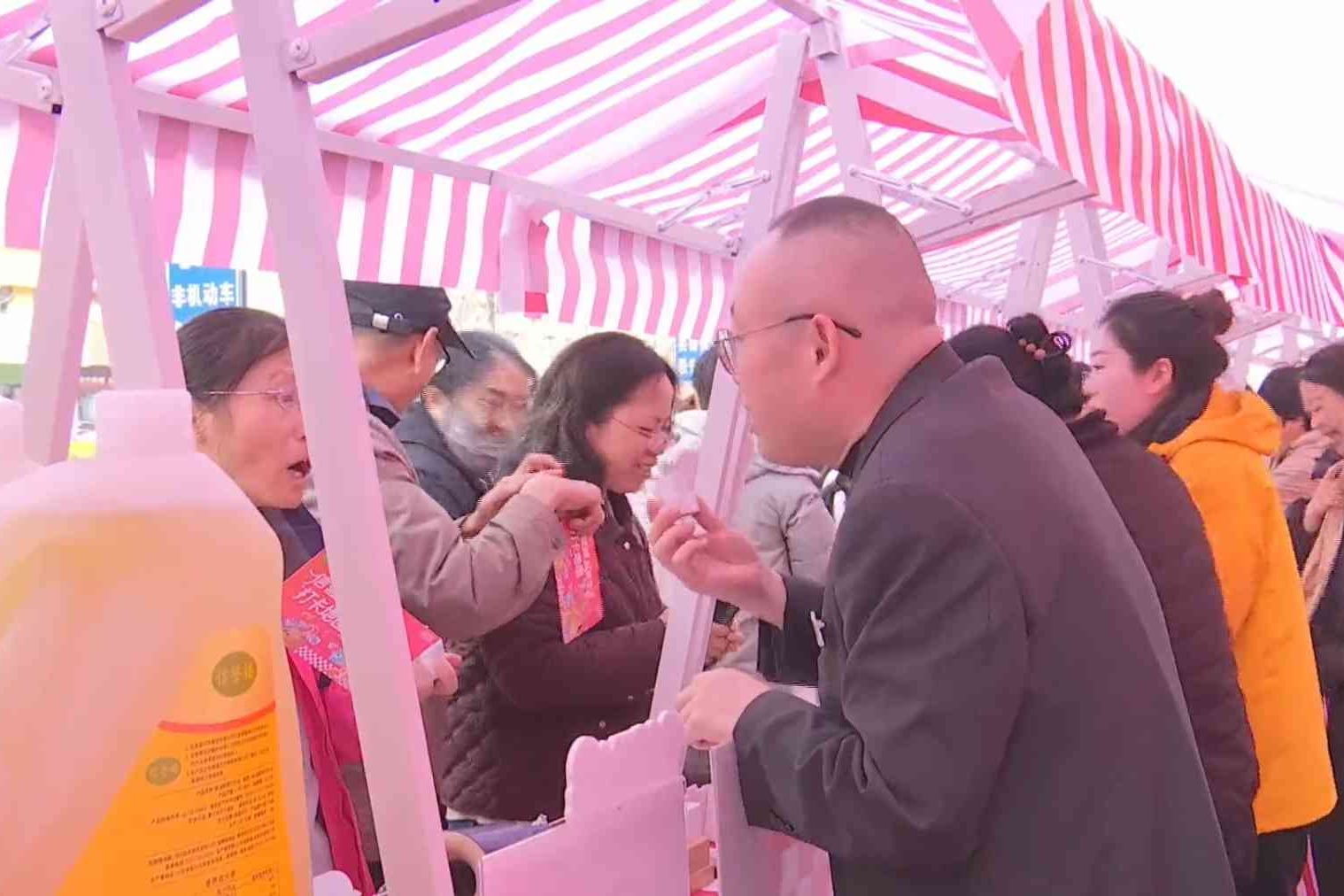 信誉楼百货衡水店联合多部门举办“高品质日”活动