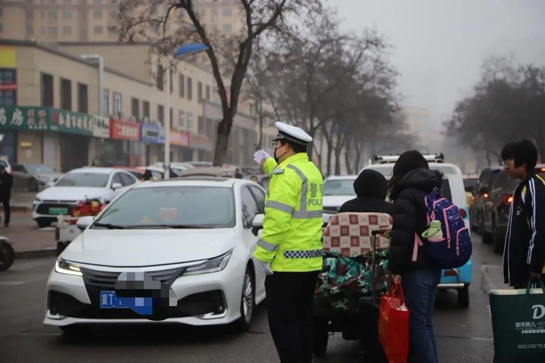 把“关键小事”办成“暖心实事”——衡水打出“组合拳”让校园周边“有颜”又“有序”