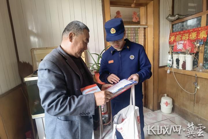 沧州黄骅：联合宣传进农村 共筑清明“防火墙”