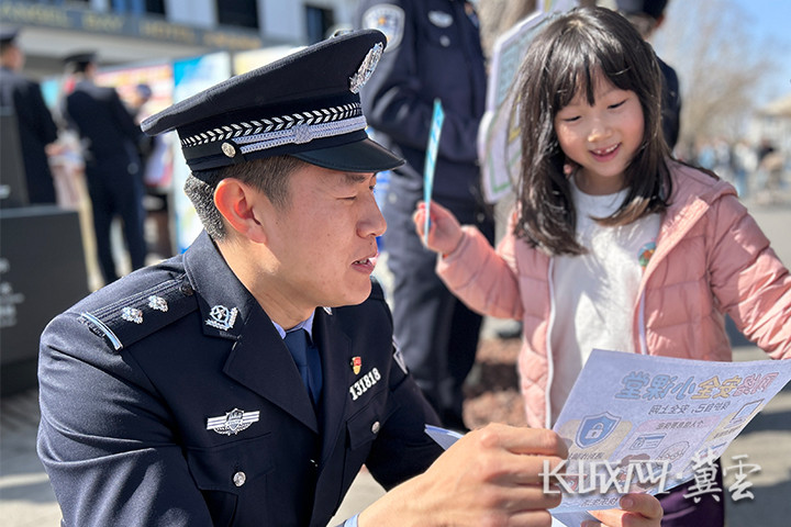 国门安全“零距离” 秦皇岛口岸安全联合开放日人气旺