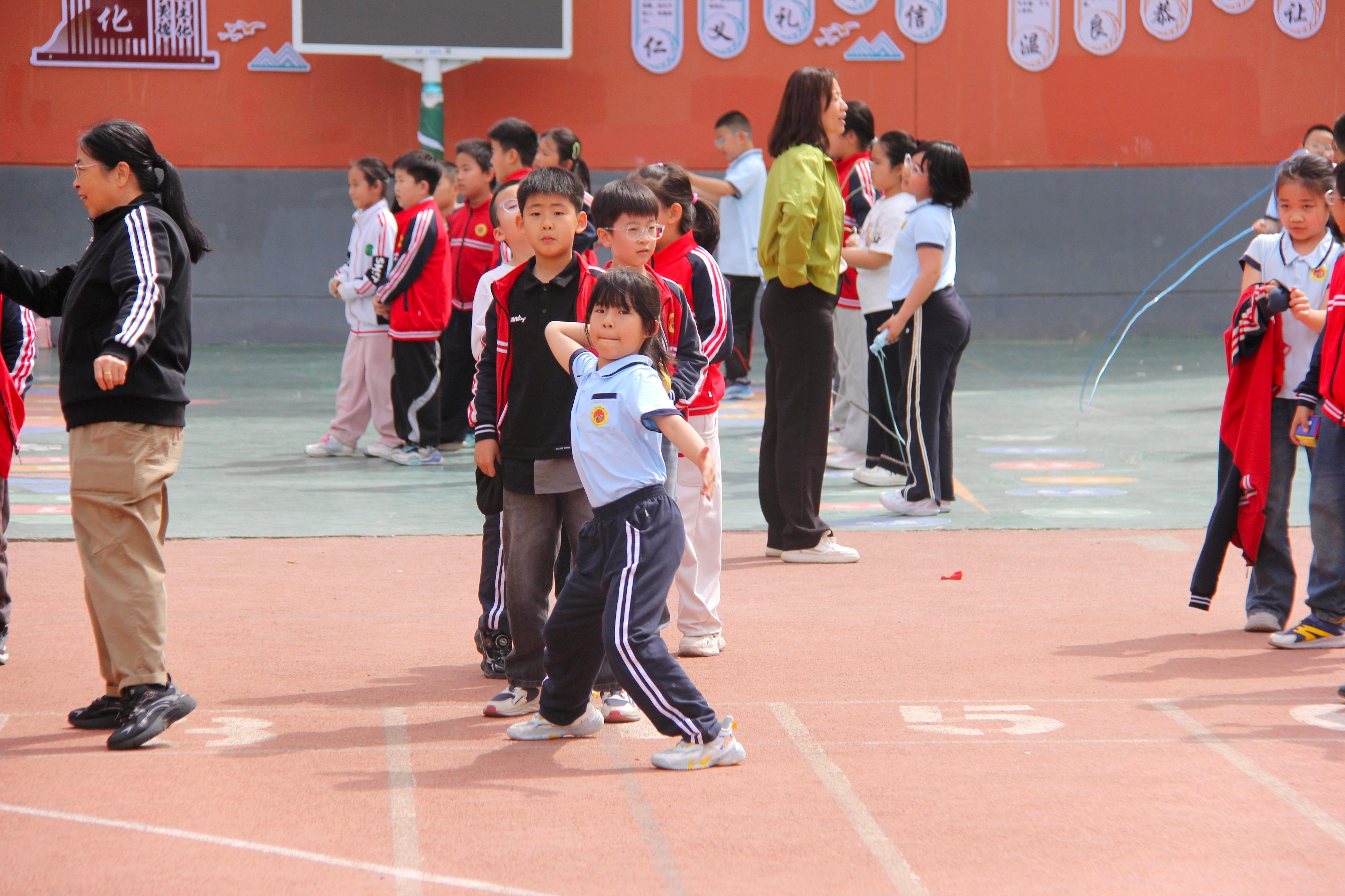 市人民路小学：把课间“玩”出健康范儿！