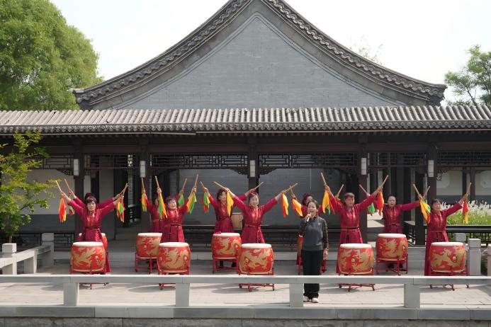 衡水湖畔一场鼓乐秀“燃”动“五一”假日 “雨润春归·夏启风华”系列主题文艺展演之鼓乐展演开锣