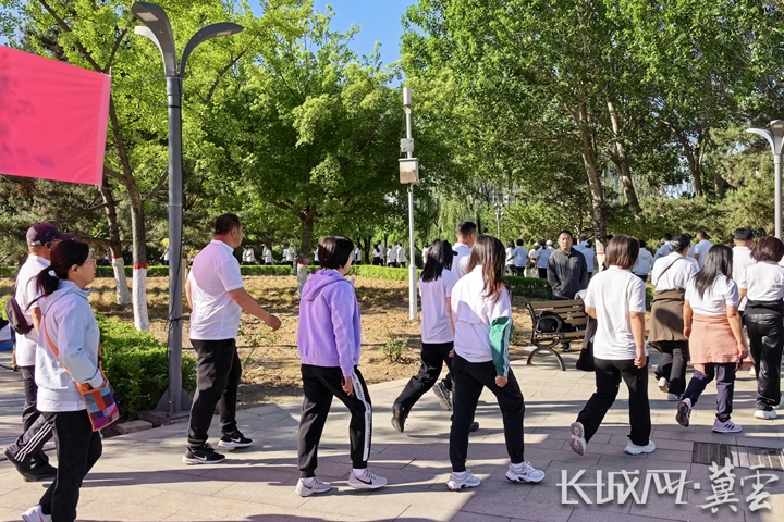 唐山市迁西县：“万步有约”健走大赛启动