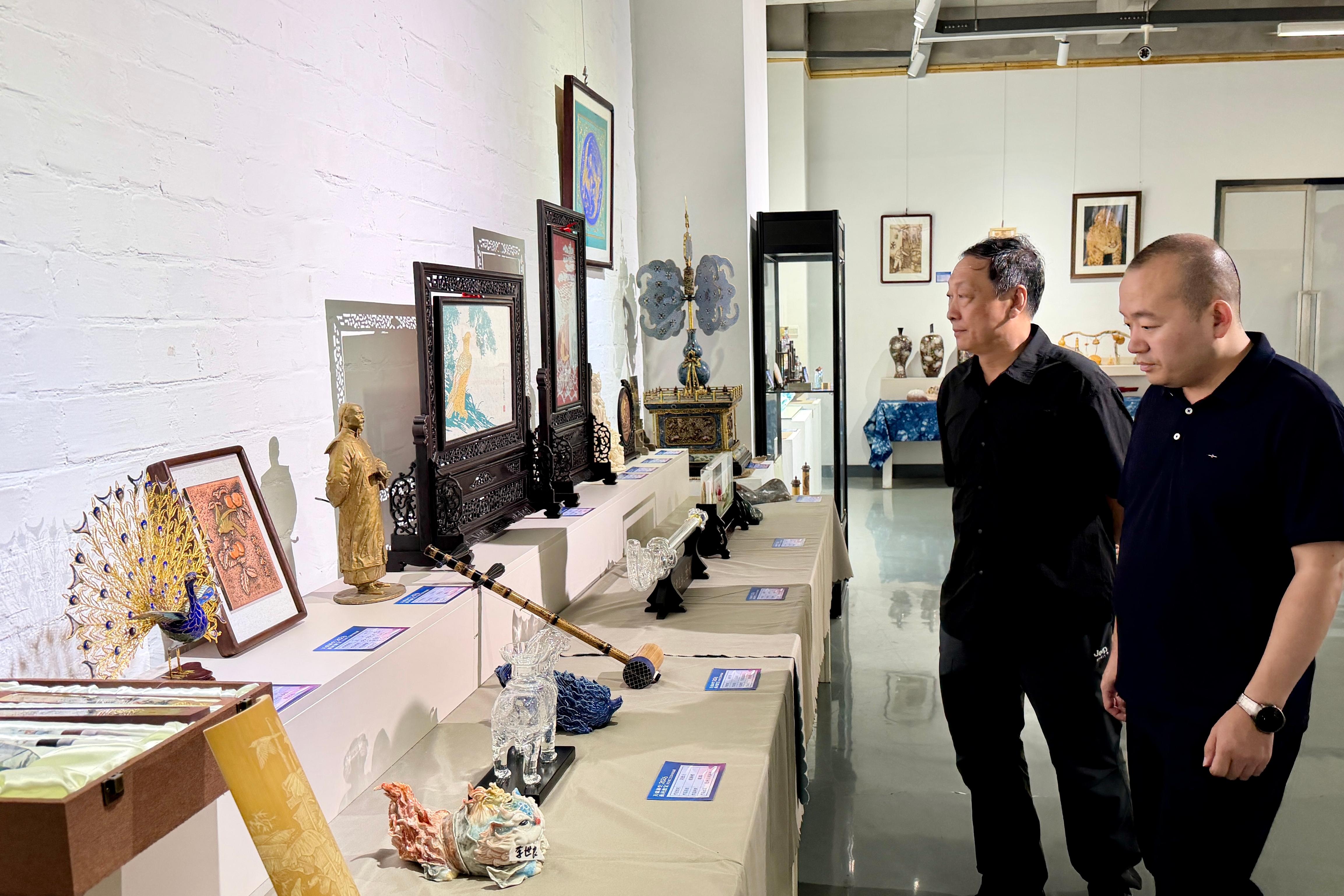 衡水48件匠心佳作亮相省工艺美术精品展