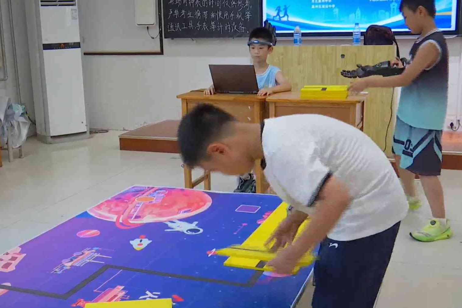 衡水市第二届中小学科学运动会举行 千名学子赛场竞技