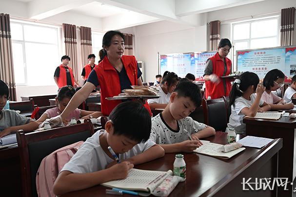 深州：公益课堂解民忧 便民驿站暖人心