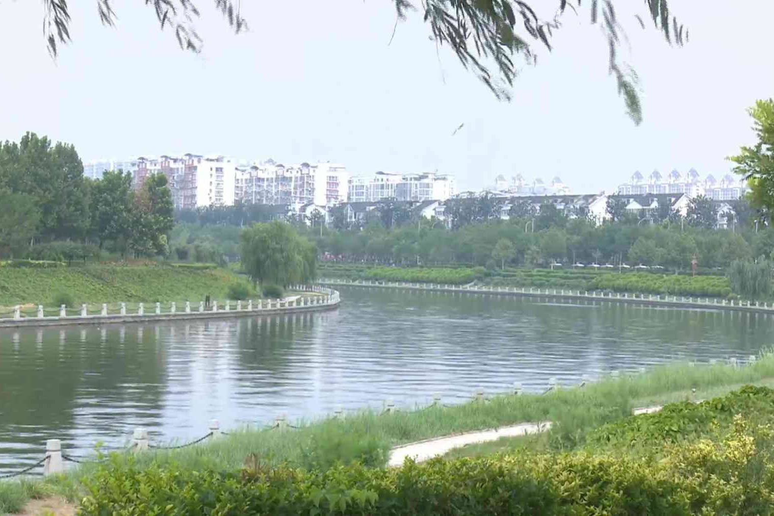 以绿为笔绘民生 满城芬芳处处景