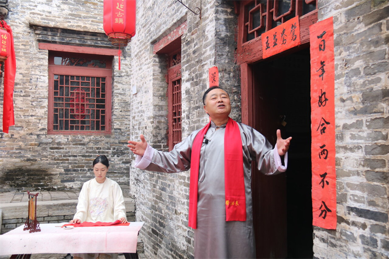河北武安：古镇飘出咖啡香
