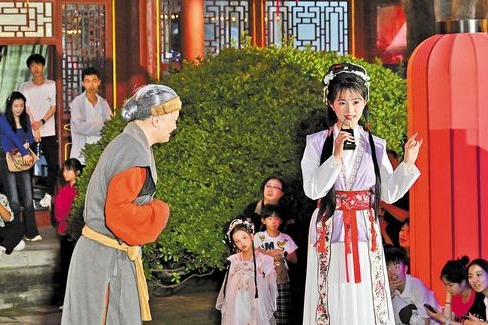 “荣国府”里扮黛玉